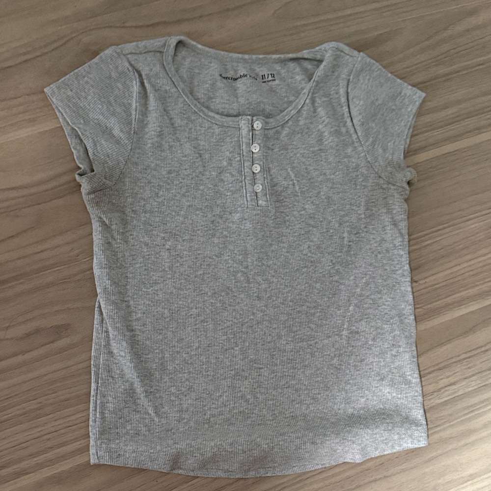 abercrombie kids Light Gray Ribbed Henley Short Sleeve Tee